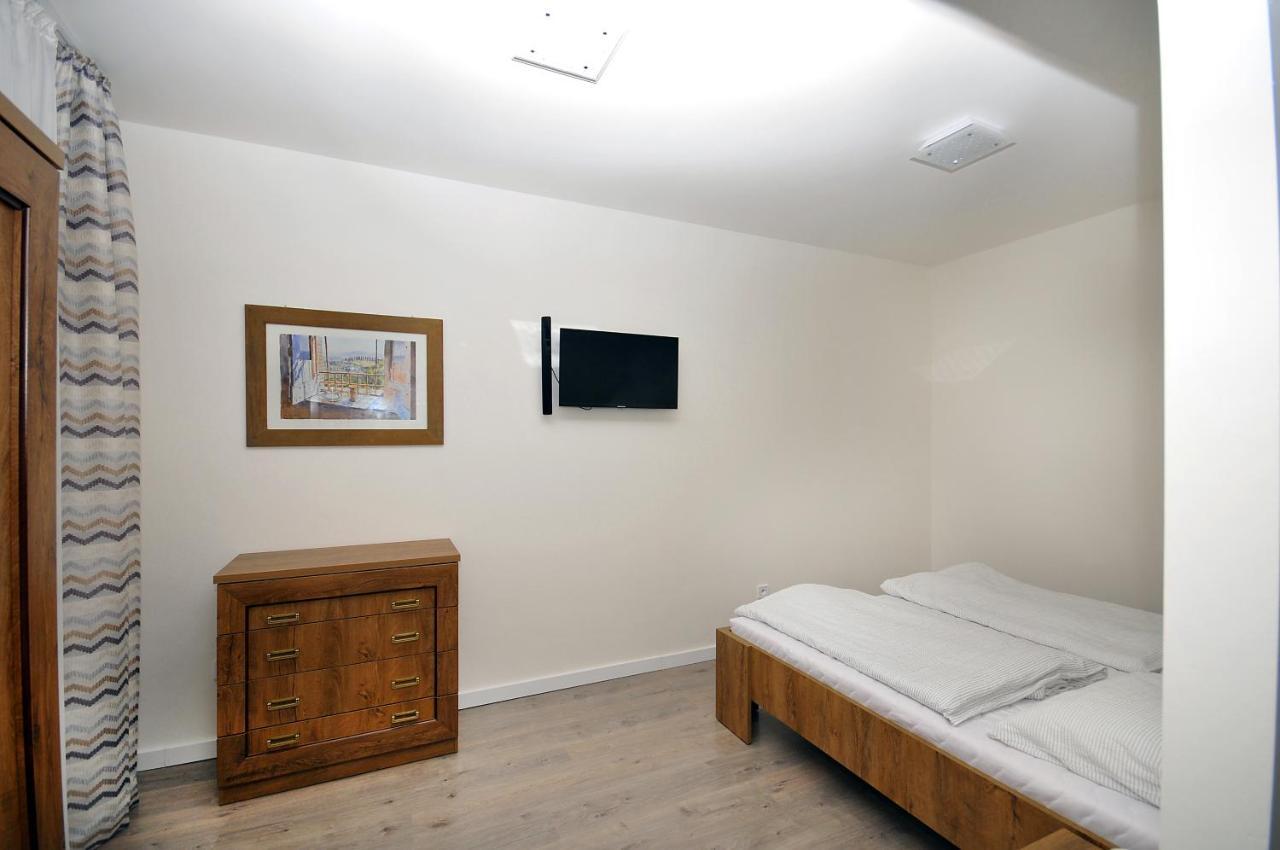 Apartmany Mojzitov Dvor Lucenec Bagian luar foto