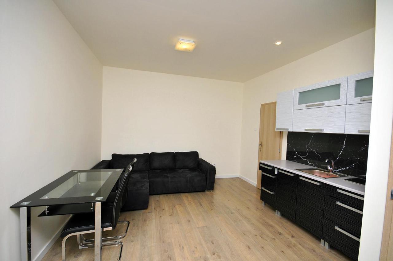 Apartmany Mojzitov Dvor Lucenec Bagian luar foto