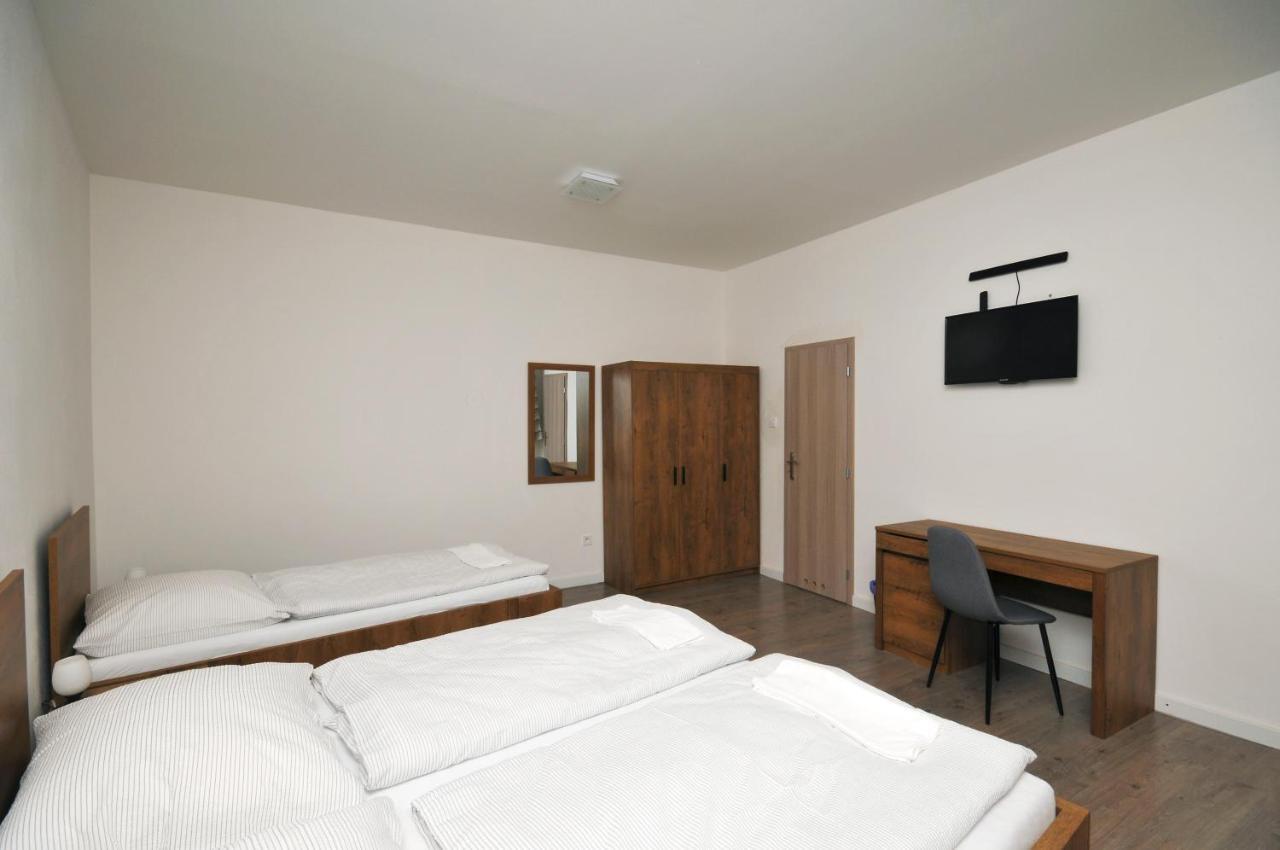 Apartmany Mojzitov Dvor Lucenec Bagian luar foto