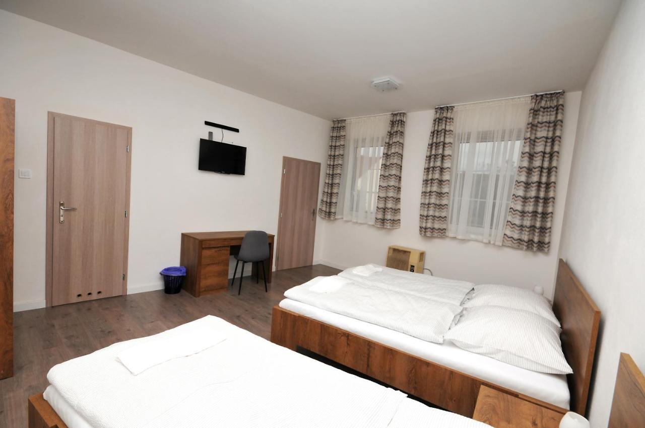 Apartmany Mojzitov Dvor Lucenec Bagian luar foto